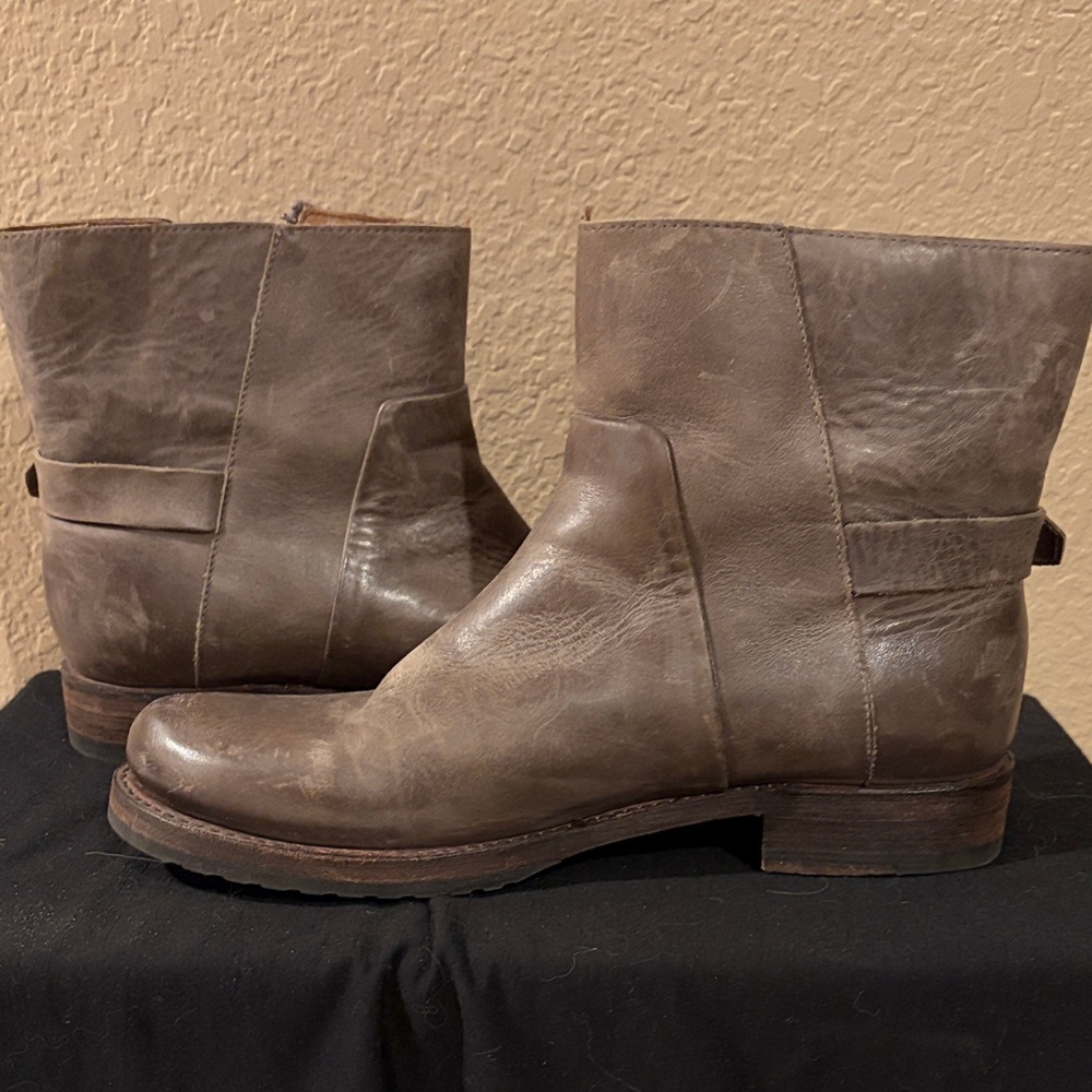 Frye Veronica Taupe Leather Moto Boots w/ Zipper Detail Size 8.5 - Picture 6 of 9